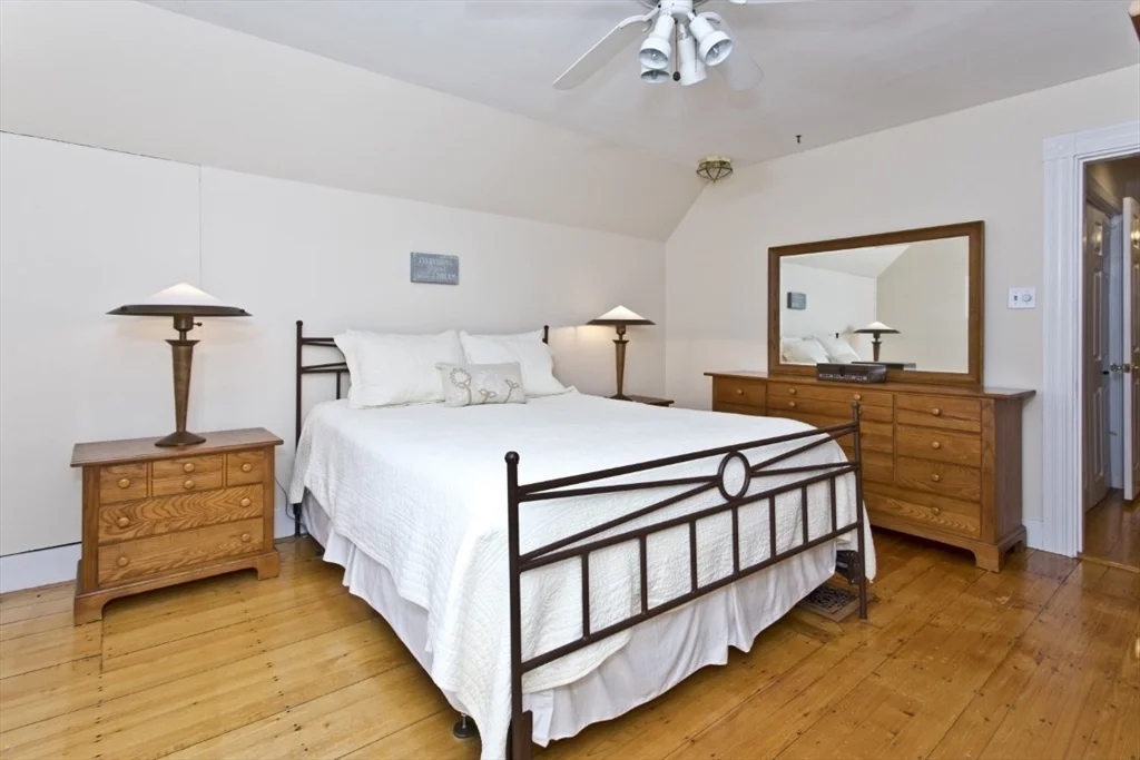 3 bed, 2 bath apartment for rent at 204 Franklin Unit 2, Melrose — photo 17 of 28
