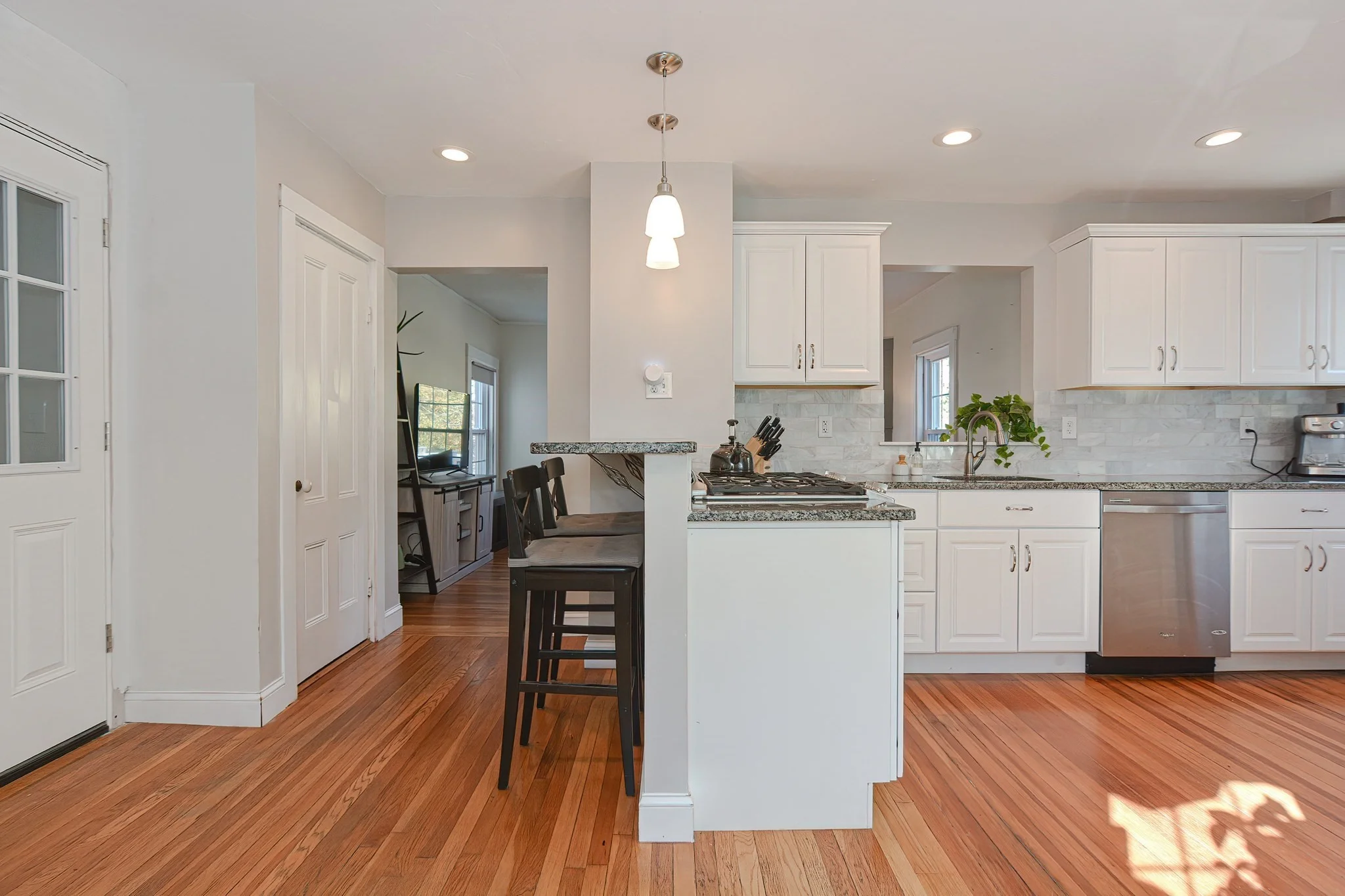 2 bed, 1 bath apartment for rent at 204 Front Unit 2, Weymouth — photo 2 of 9