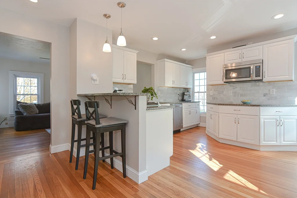 2 bed, 1 bath apartment for rent at 204 Front Unit 2, Weymouth — photo 5 of 6