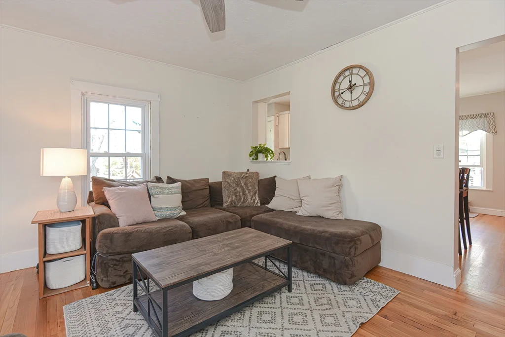 2 bed, 1 bath apartment for rent at 204 Front Unit 2, Weymouth — photo 4 of 6