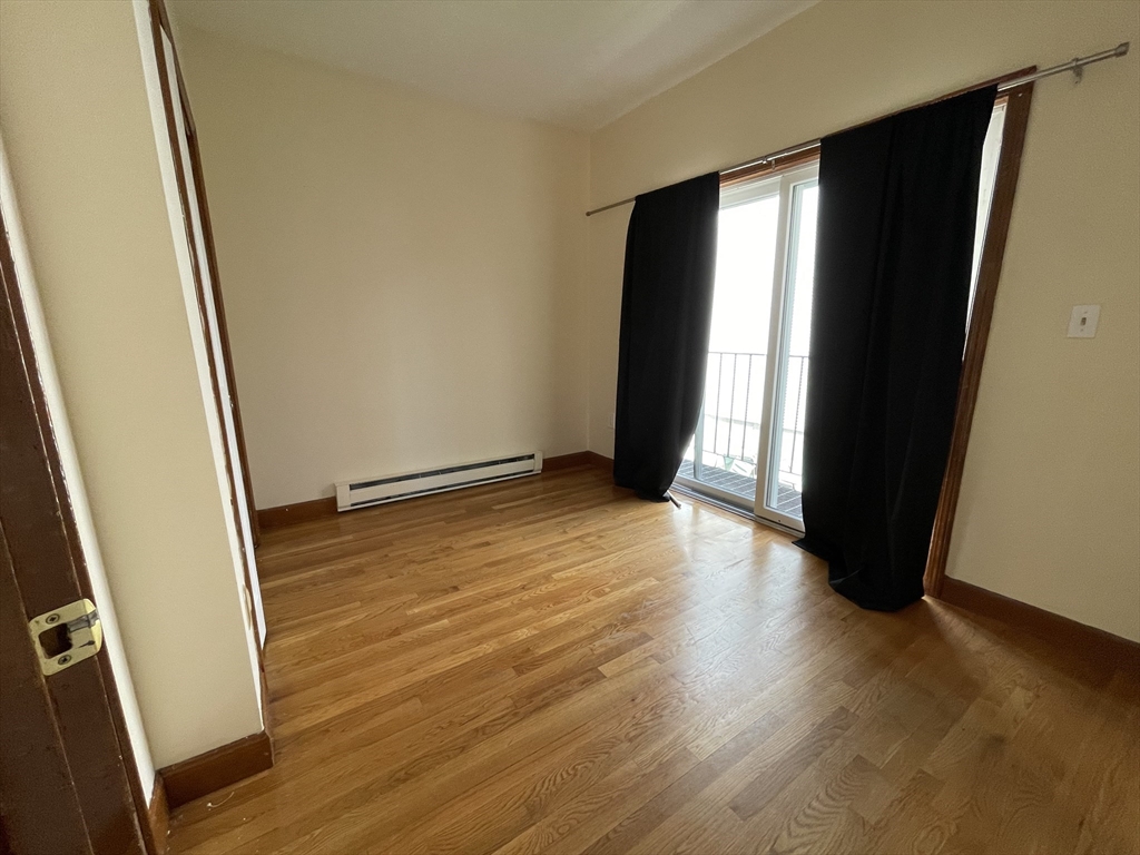 3 bed, 1 bath apartment for rent at 204 H St Unit 2, South Boston — photo 6 of 7