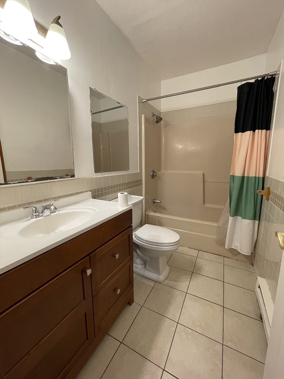 3 bed, 1 bath apartment for rent at 204 H St Unit 2, South Boston — photo 4 of 7