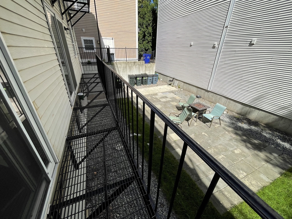 3 bed, 1 bath apartment for rent at 204 H St Unit 2, South Boston — photo 7 of 7