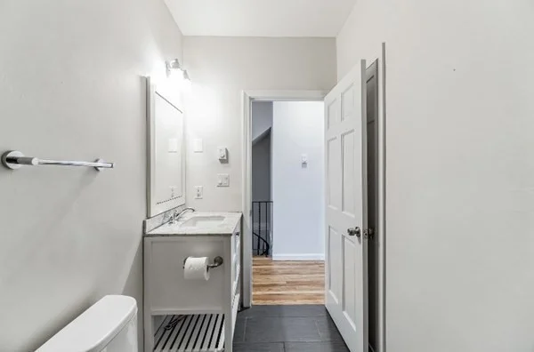 4 bed, 1 bath apartment for rent at 204 H St Unit 3, South Boston — photo 7 of 12