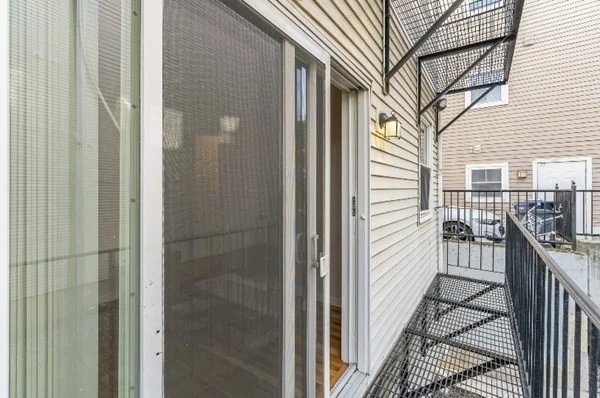 4 bed, 1 bath apartment for rent at 204 H St Unit 3, South Boston — photo 12 of 12