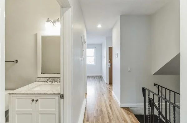 4 bed, 1 bath apartment for rent at 204 H St Unit 3, South Boston — photo 5 of 12
