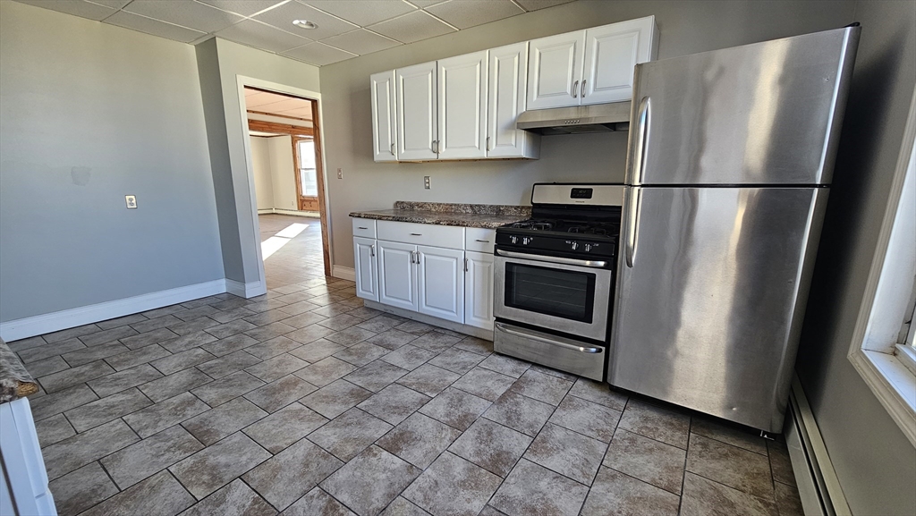 3 bed, 1 bath apartment for rent at 204 High St Unit 2, Fall River — photo 5 of 11