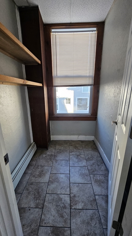 3 bed, 1 bath apartment for rent at 204 High St Unit 2, Fall River — photo 4 of 11