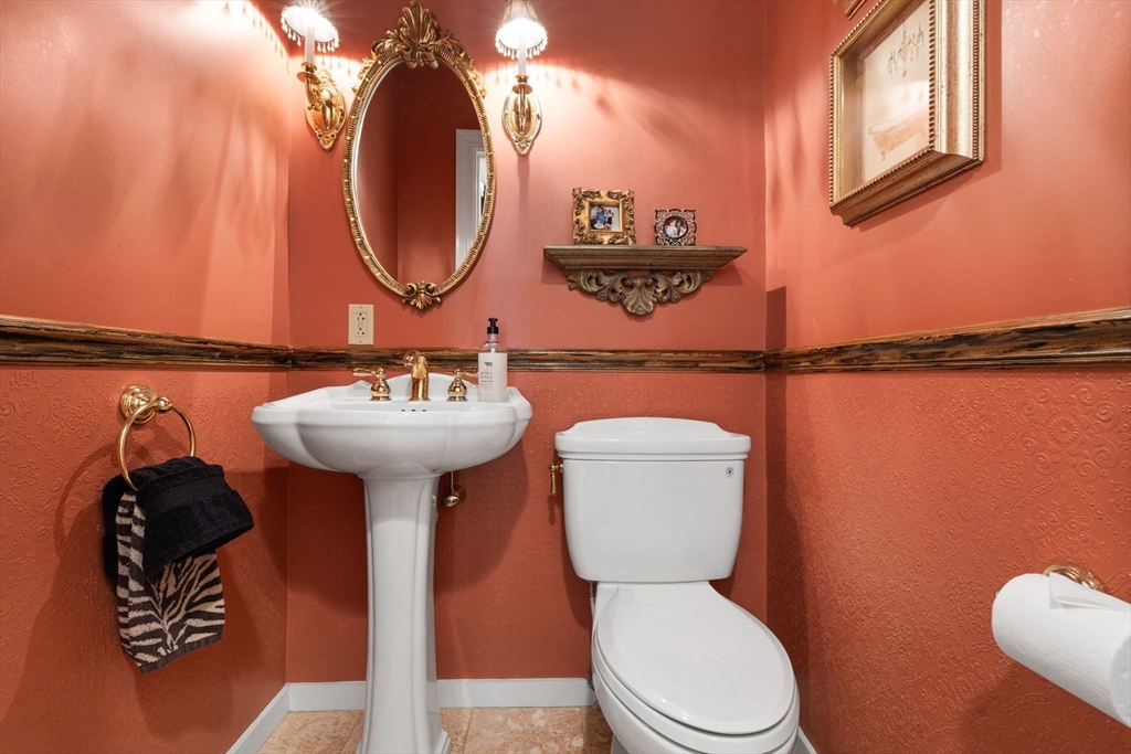 5 bed, 4+ bath apartment for rent at 204 Homer St, Newton Center — photo 16 of 42