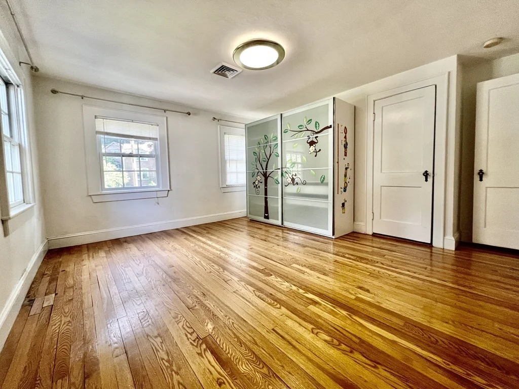 3 bed, 1 bath apartment for rent at 204 Jackson, Newton Center — photo 7 of 13