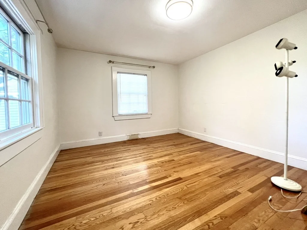 3 bed, 1 bath apartment for rent at 204 Jackson, Newton Center — photo 8 of 13