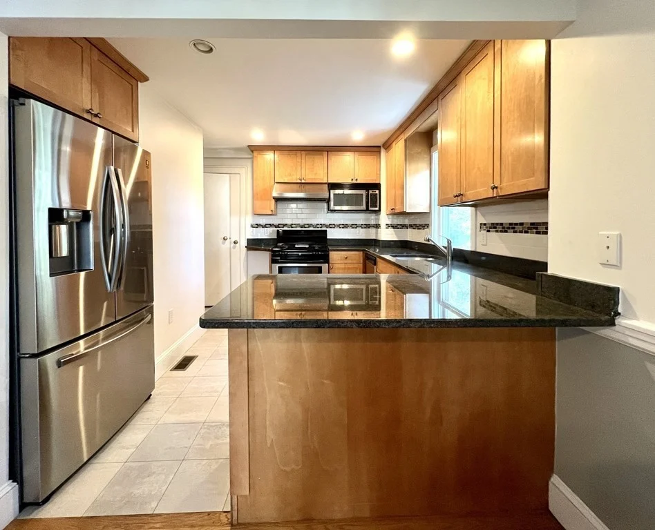 3 bed, 1 bath apartment for rent at 204 Jackson, Newton Center — photo 4 of 13