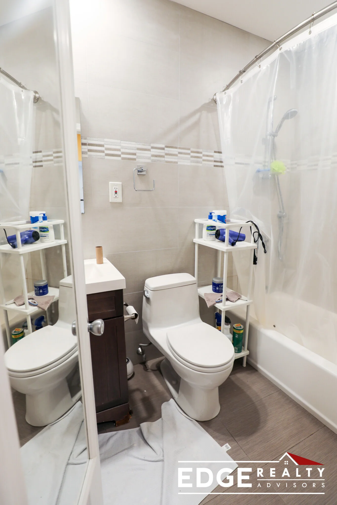 3 bed, 2 bath apartment for rent at 204 Lake Shore Rd Unit 3, Oak Square — photo 8 of 8