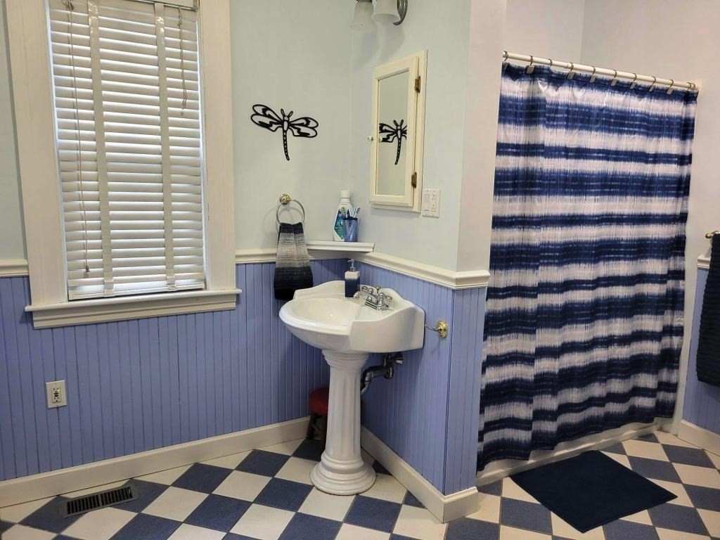 2 bed, 1 bath apartment for rent at 204 Massasoit Rd, Worcester — photo 11 of 30