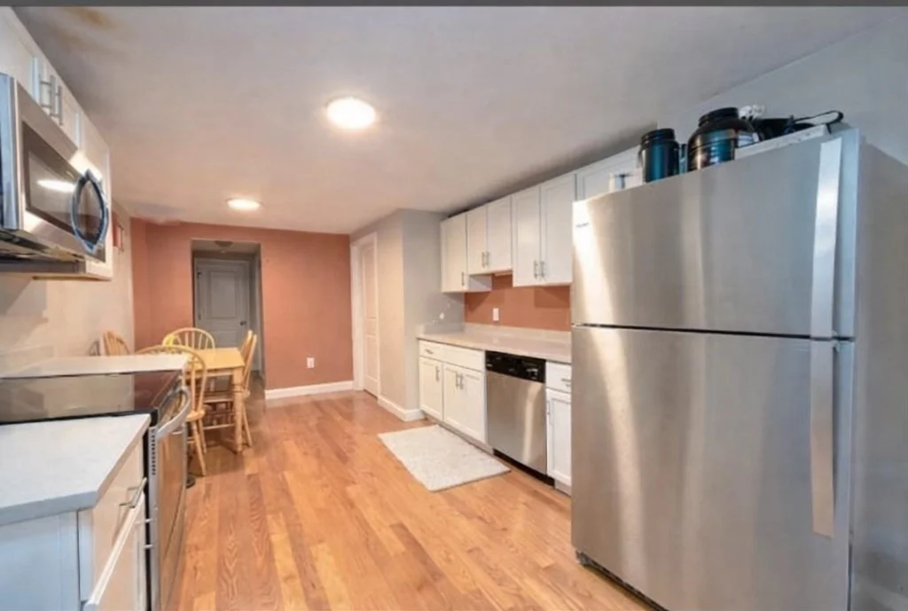 3 bed, 1 bath apartment for rent at 204 N Franklin St Unit 2, Holbrook — photo 3 of 8