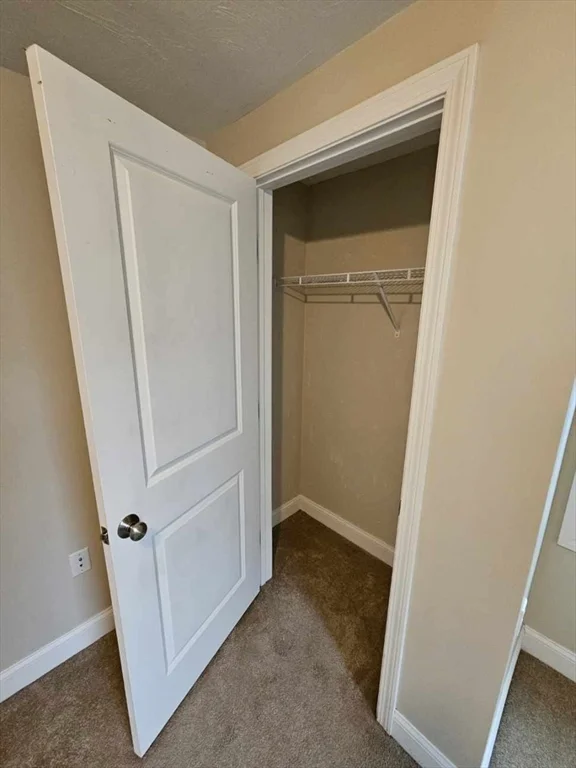 3 bed, 1 bath apartment for rent at 204 N Franklin St Unit 2, Holbrook — photo 7 of 8