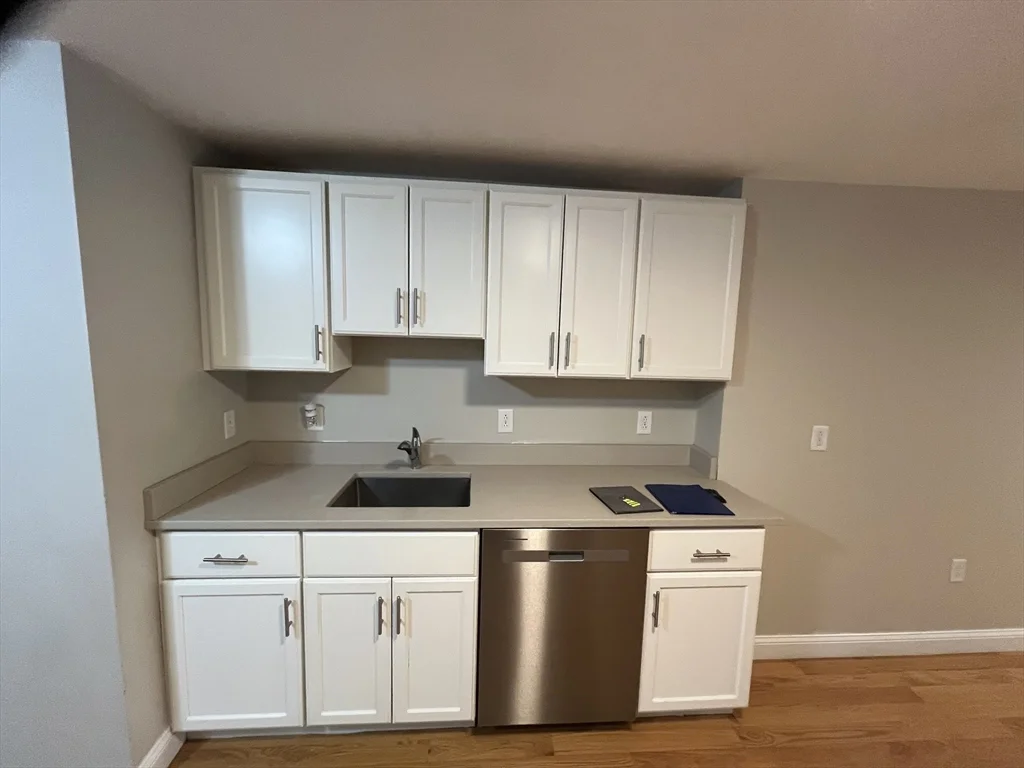3 bed, 1 bath apartment for rent at 204 North Franklin Unit 204, Holbrook — photo 2 of 13