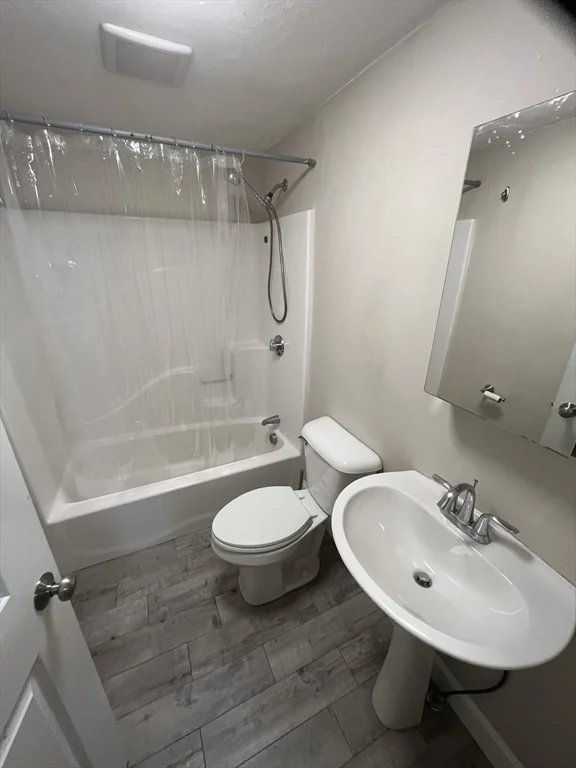 3 bed, 1 bath apartment for rent at 204 North Franklin Unit 204, Holbrook — photo 4 of 13
