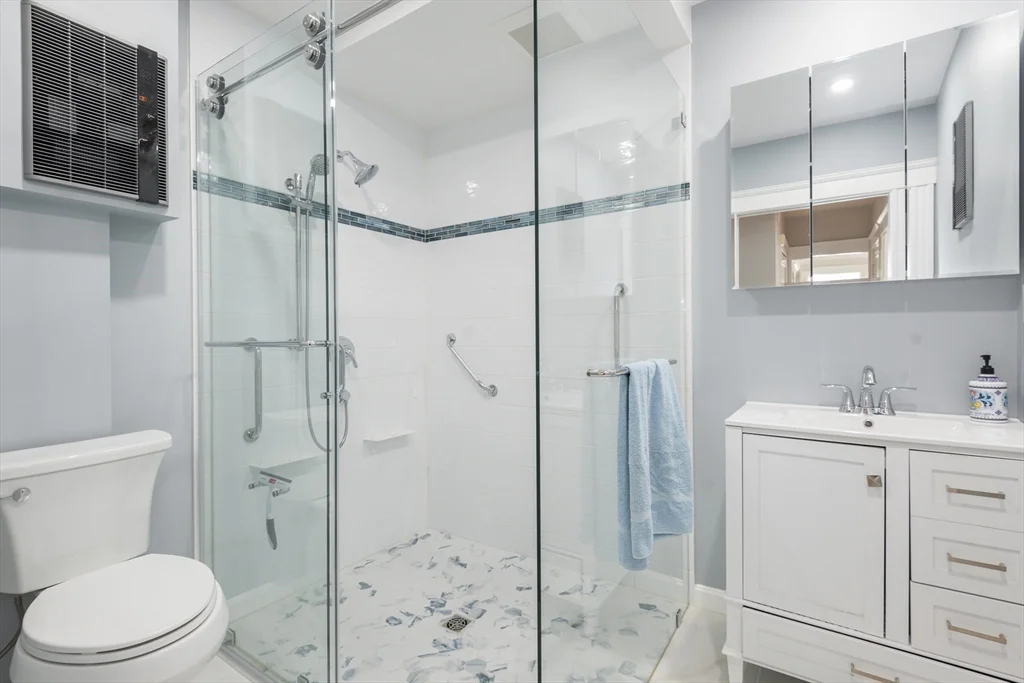 2 bed, 1 bath apartment for rent at 204 Walpole St Unit 1, Norwood — photo 12 of 14