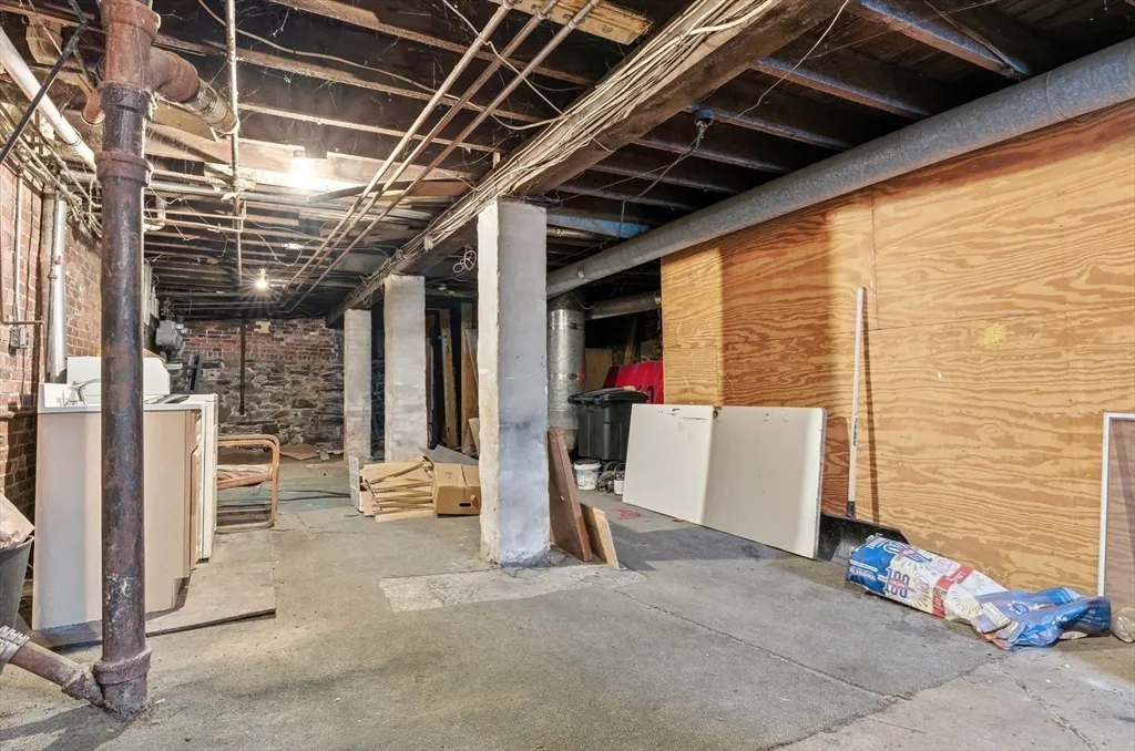 2 bed, 1 bath apartment for rent at 204 Washington St Unit 1, Prospect Hill — photo 15 of 19