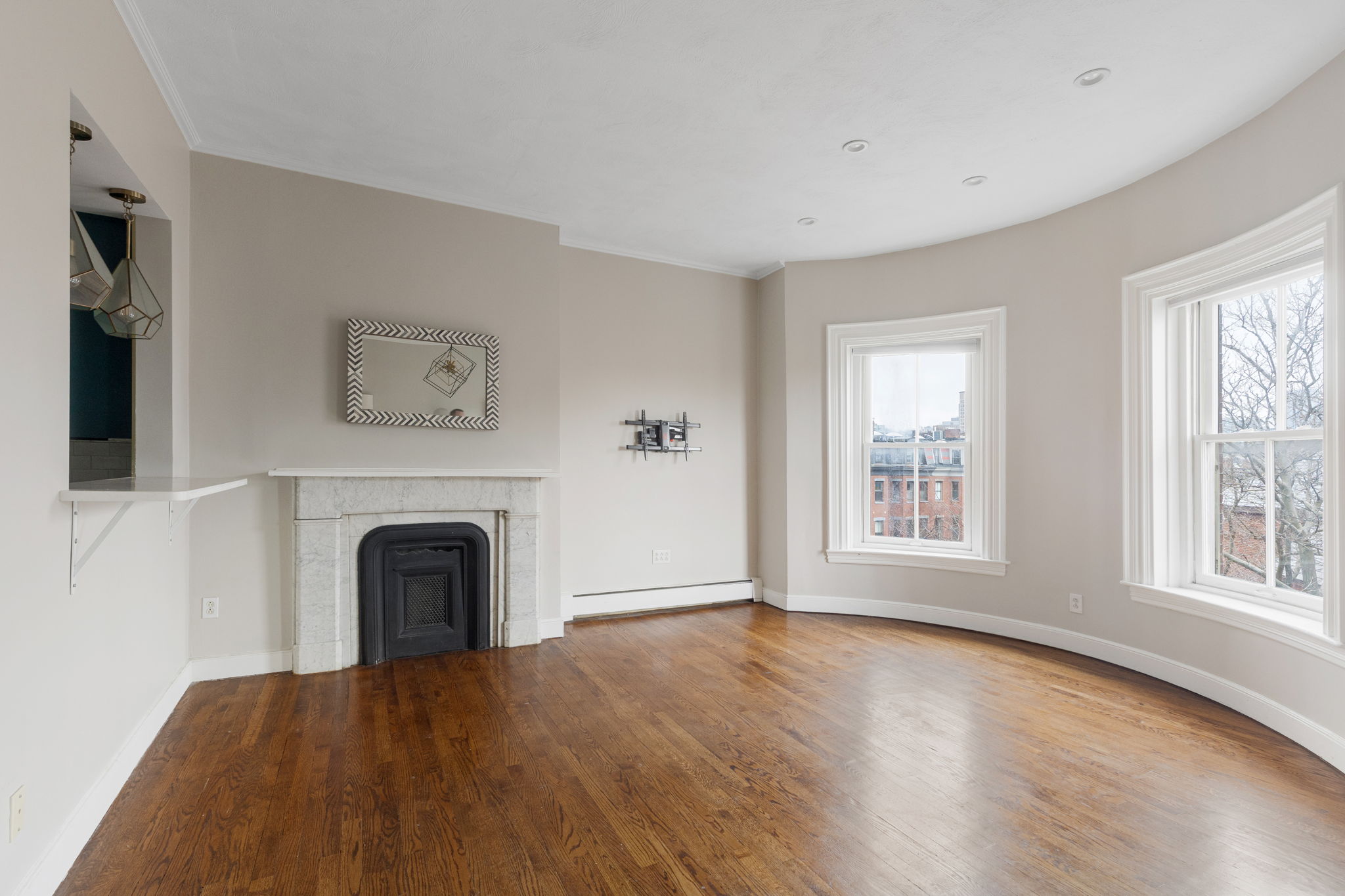 2 bed, 1 bath apartment for rent at 204 West Brookline St Unit 4, South End — photo 1 of 18