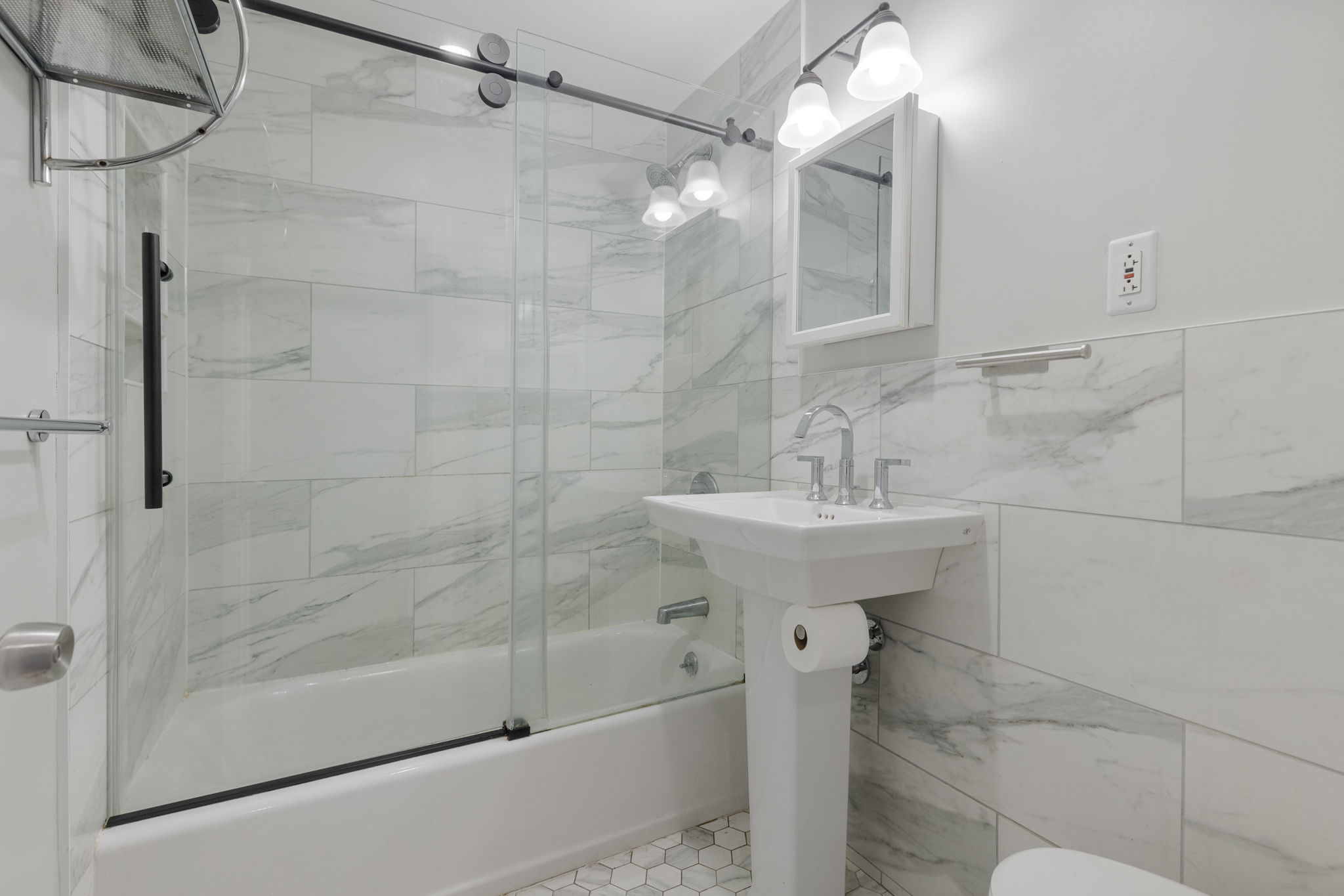 2 bed, 1 bath apartment for rent at 204 West Brookline St Unit 4, South End — photo 6 of 18