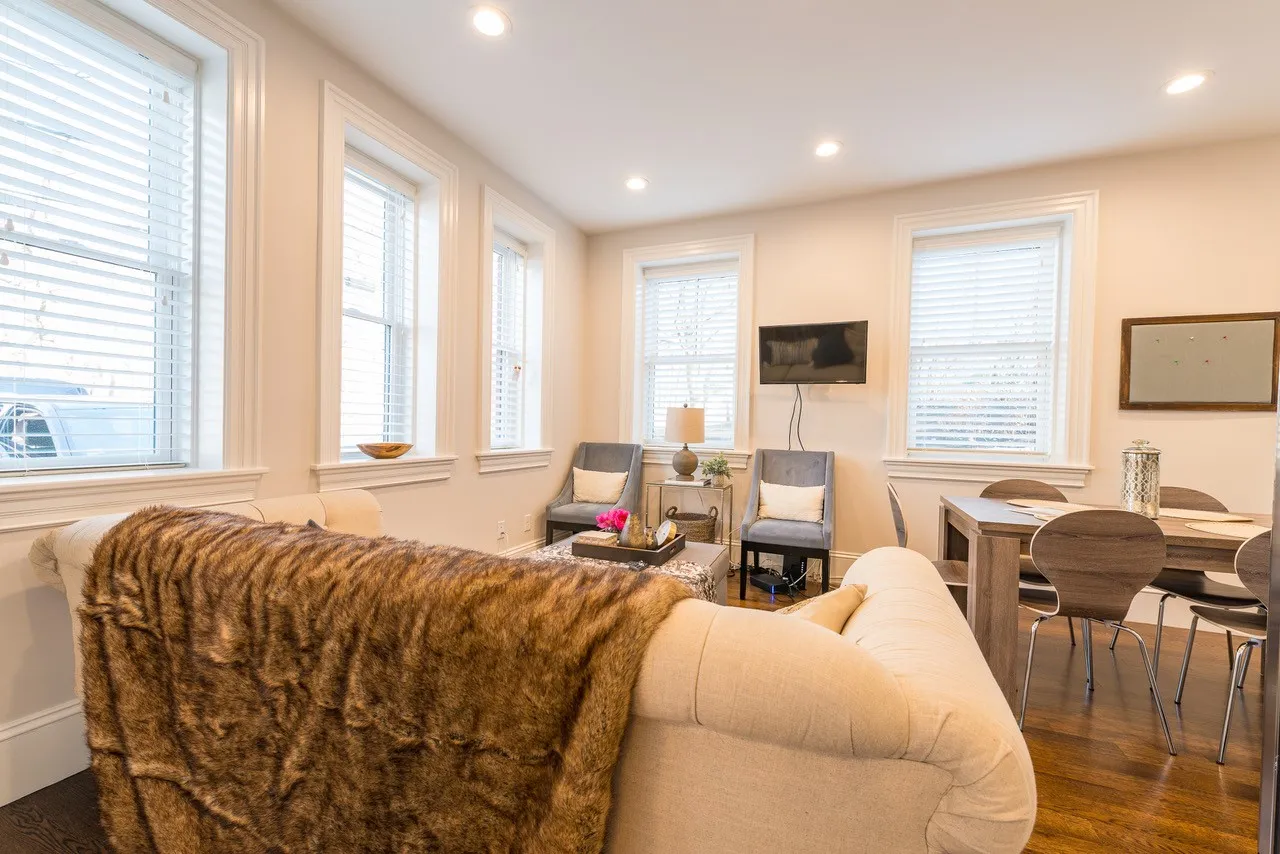 3 bed, 4+ bath apartment for rent at 2044 Beacon Street Extension Unit 1, Auburndale — photo 24 of 27