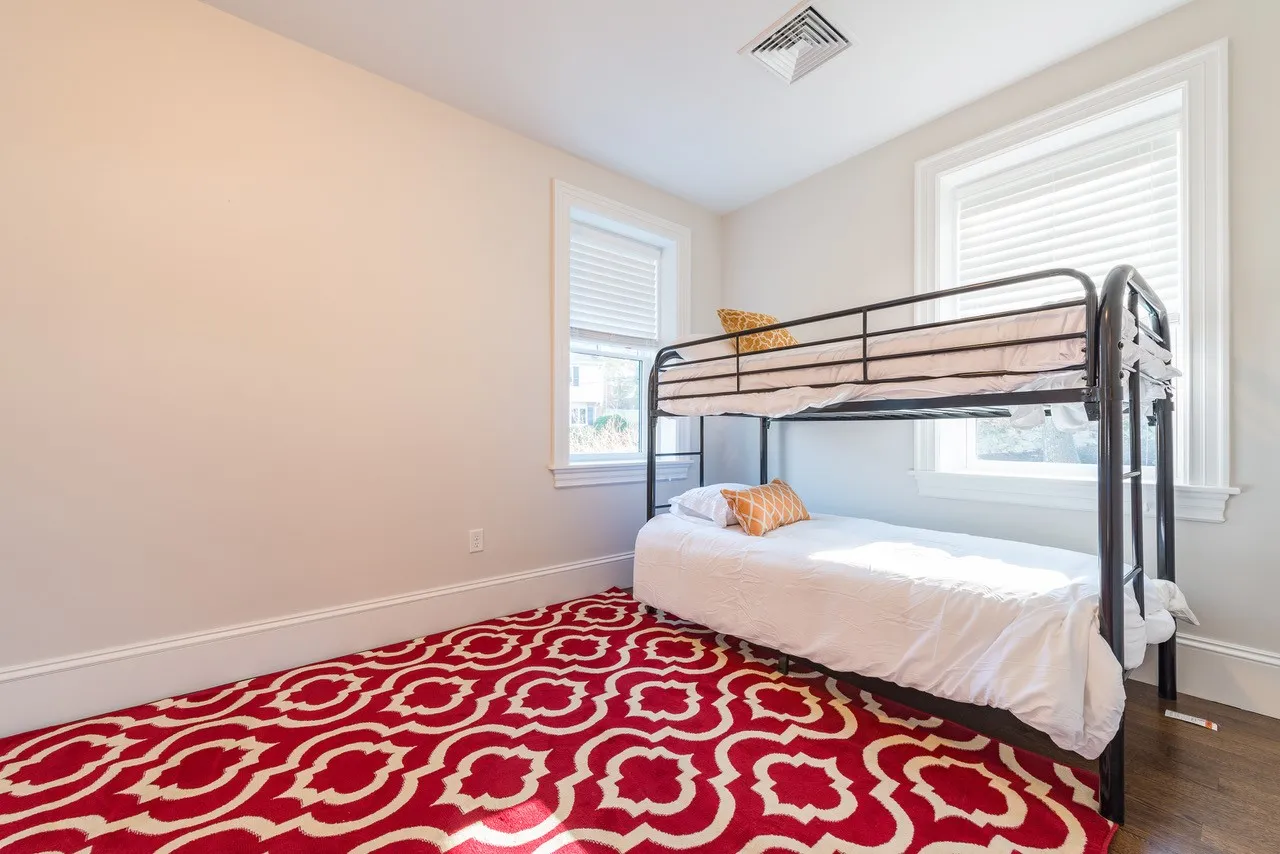 3 bed, 4+ bath apartment for rent at 2044 Beacon Street Extension Unit 1, Auburndale — photo 11 of 27