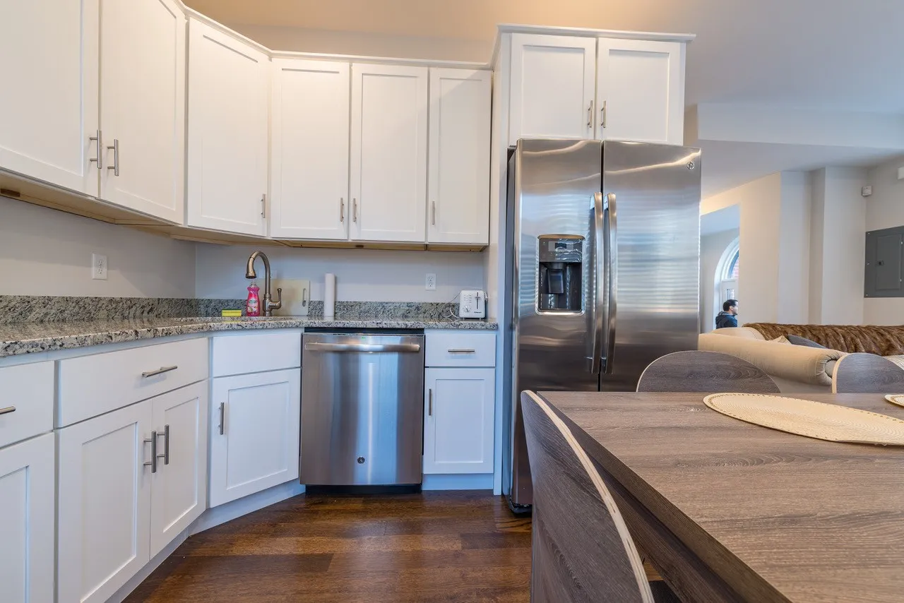 3 bed, 4+ bath apartment for rent at 2044 Beacon Street Extension Unit 1, Auburndale — photo 18 of 27