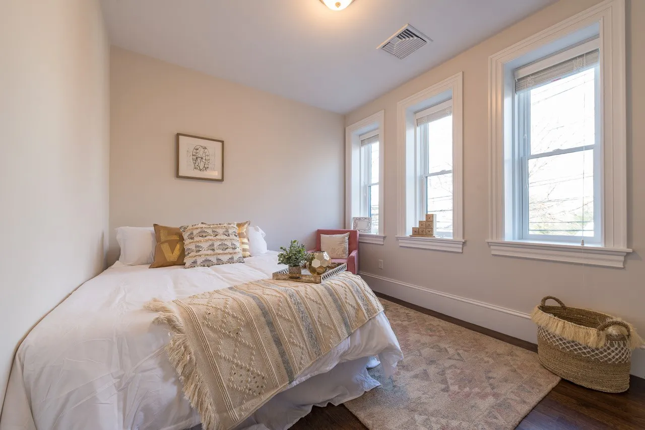3 bed, 4+ bath apartment for rent at 2044 Beacon Street Extension Unit 1, Auburndale — photo 12 of 27