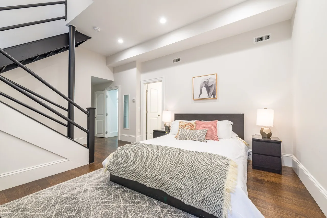 3 bed, 4+ bath apartment for rent at 2044 Beacon Street Extension Unit 1, Auburndale — photo 25 of 27