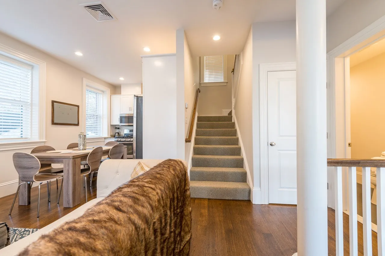 3 bed, 4+ bath apartment for rent at 2044 Beacon Street Extension Unit 1, Auburndale — photo 15 of 27