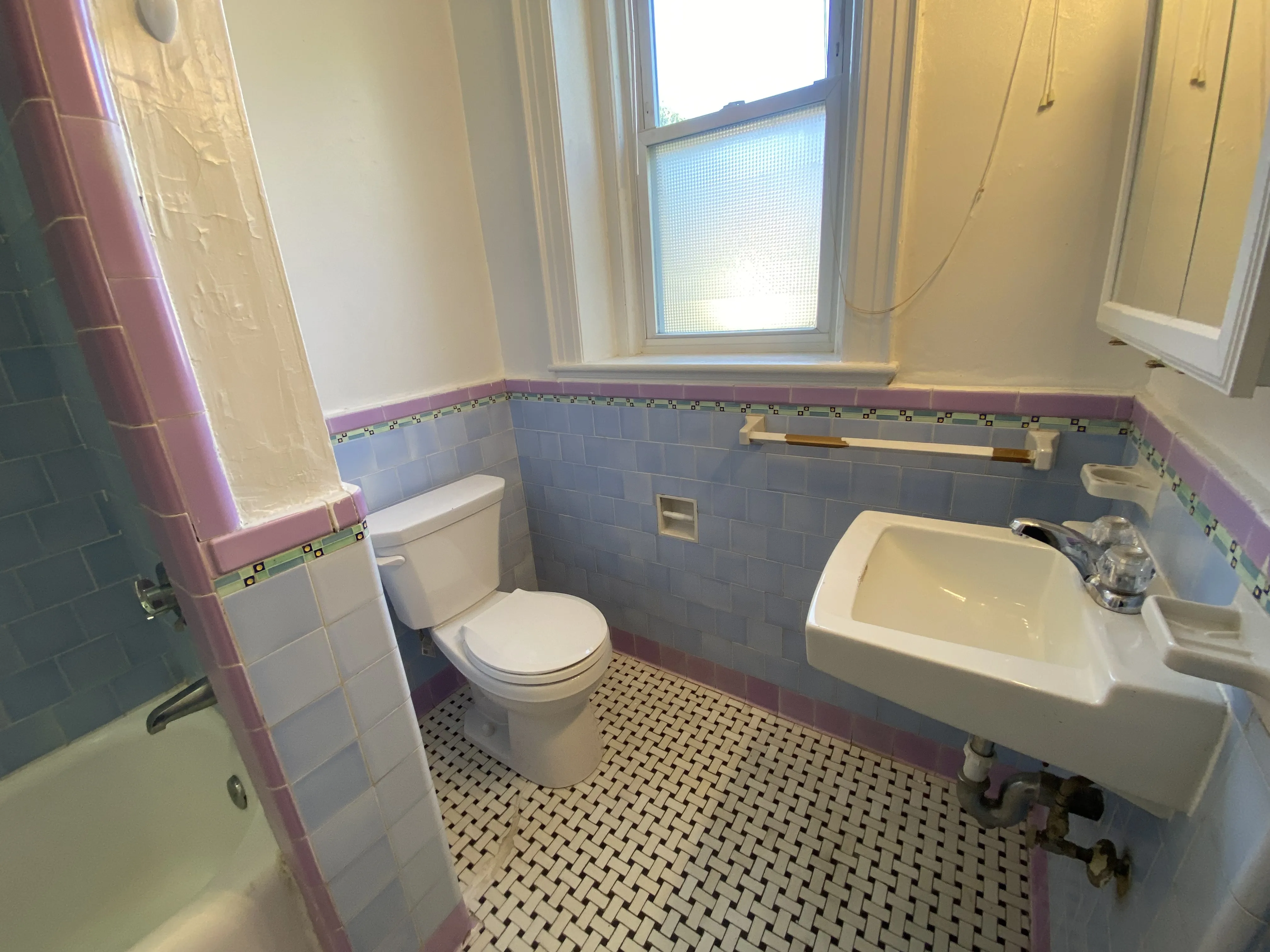 1 bed, 1 bath apartment for rent at 2045 Commonwealth Ave Unit 3, Brighton — photo 8 of 12