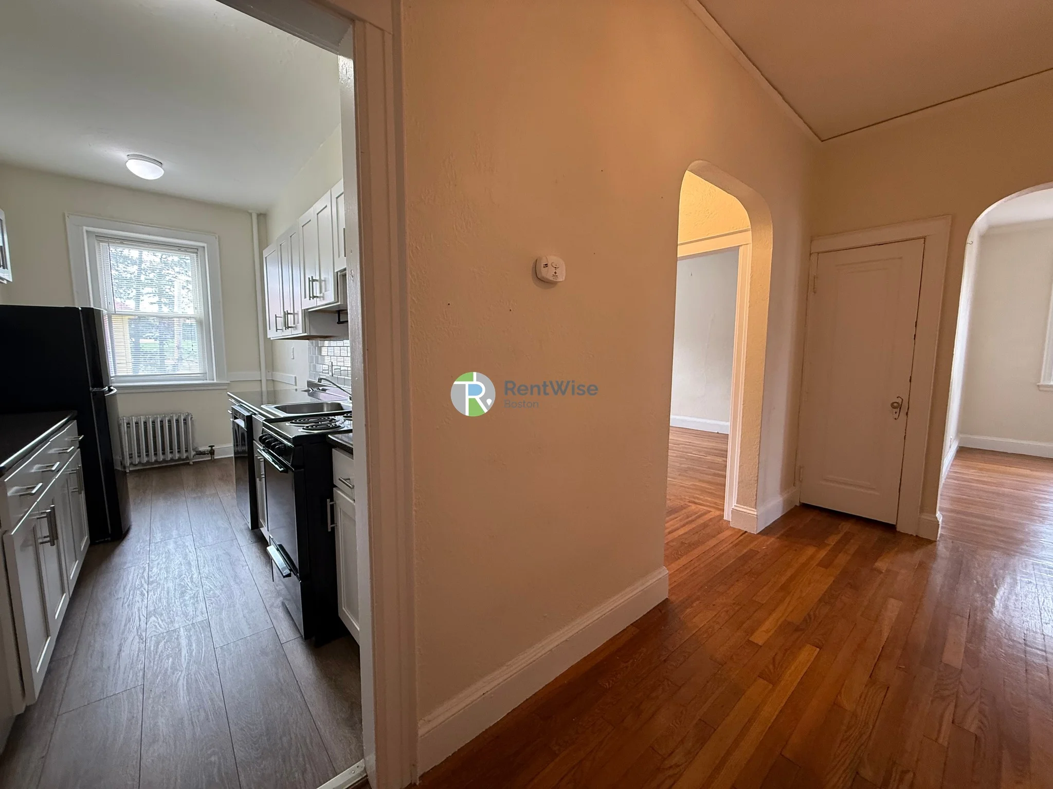 1 bed, 1 bath apartment for rent at 2045 Commonwealth Ave Unit 4, Brighton — photo 1 of 22