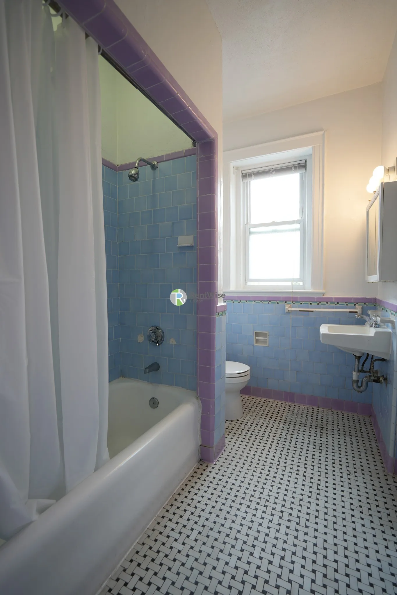 1 bed, 1 bath apartment for rent at 2045 Commonwealth Ave Unit 6, Brighton — photo 12 of 17