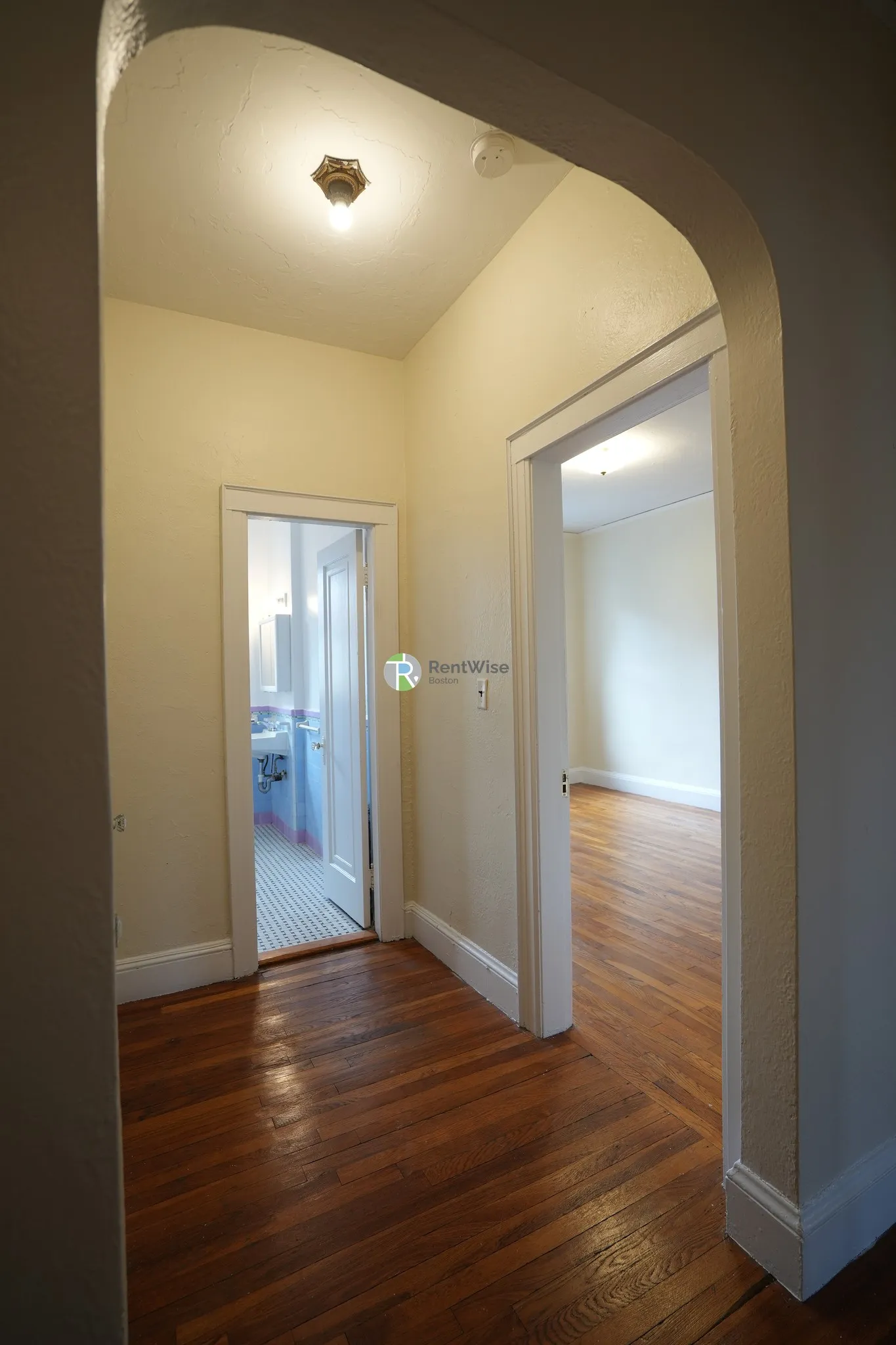 1 bed, 1 bath apartment for rent at 2045 Commonwealth Ave Unit 6, Brighton — photo 9 of 17