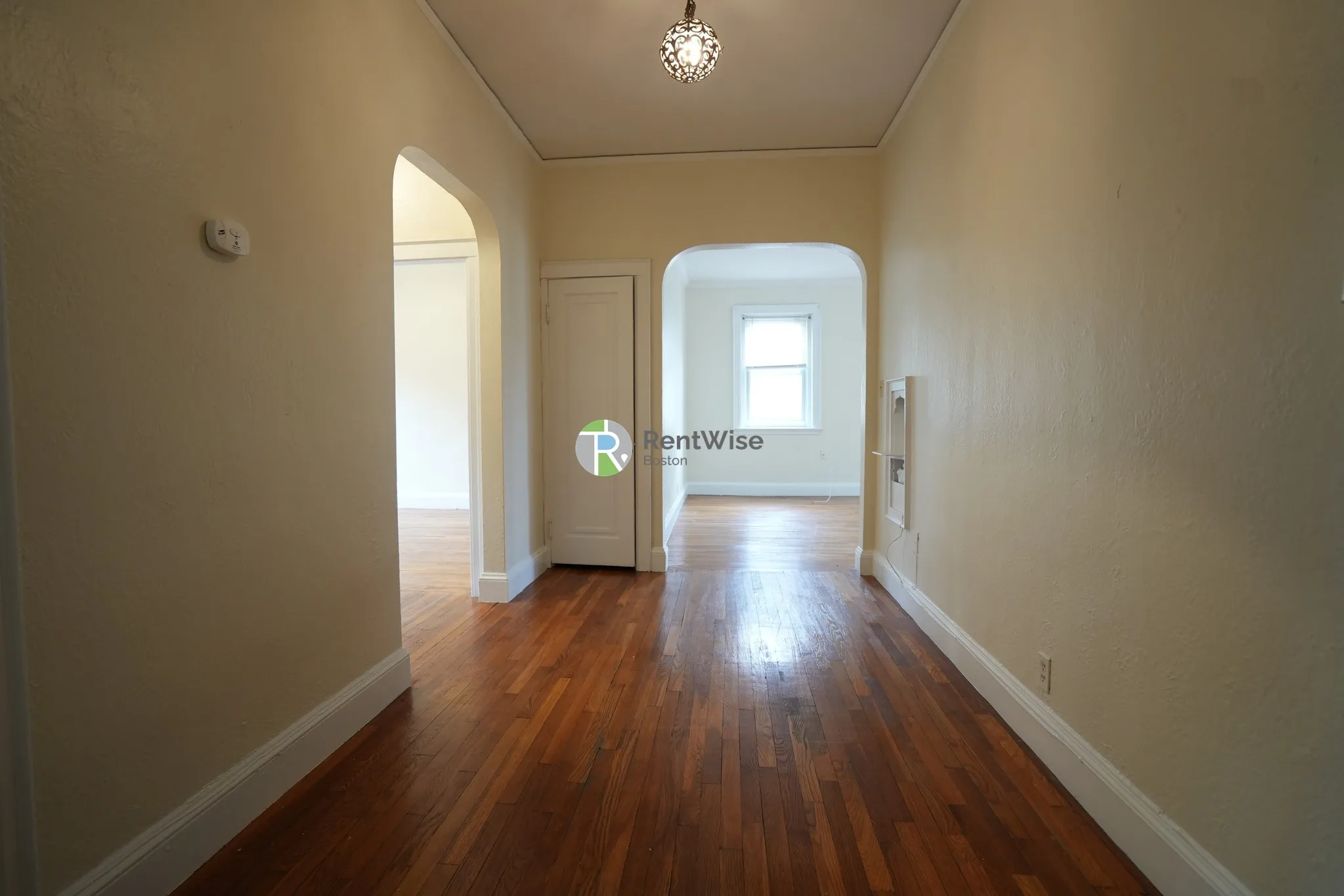1 bed, 1 bath apartment for rent at 2045 Commonwealth Ave Unit 6, Brighton — photo 2 of 17