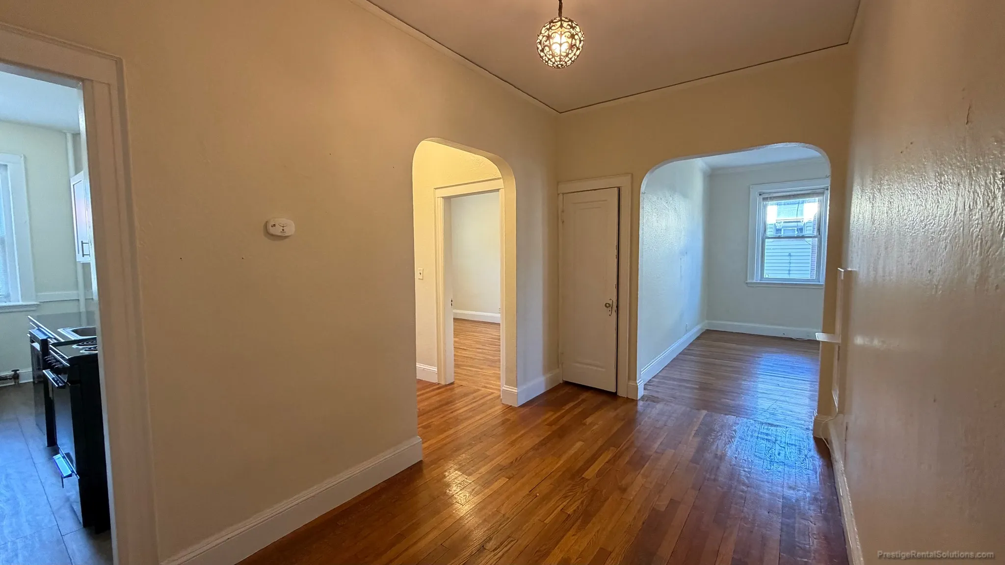 1 bed, 1 bath apartment for rent at 2047 Commonwealth Ave Unit 4, Brighton — photo 2 of 14