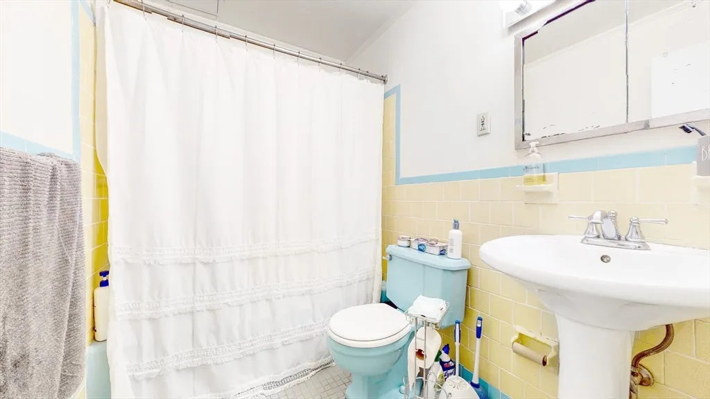 1 bed, 1 bath apartment for rent at 205 Beacon St Unit 7, Back Bay — photo 7 of 9