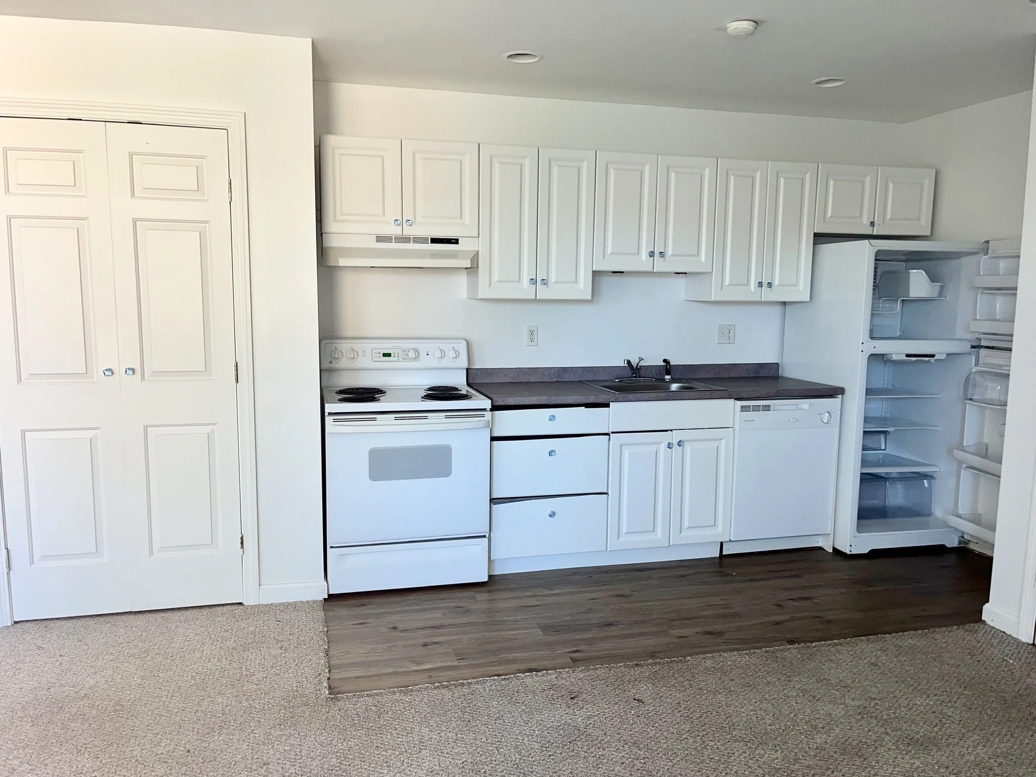 2 bed, 1 bath apartment for rent at 205 Chapin St Unit A4, Southbridge — photo 3 of 15