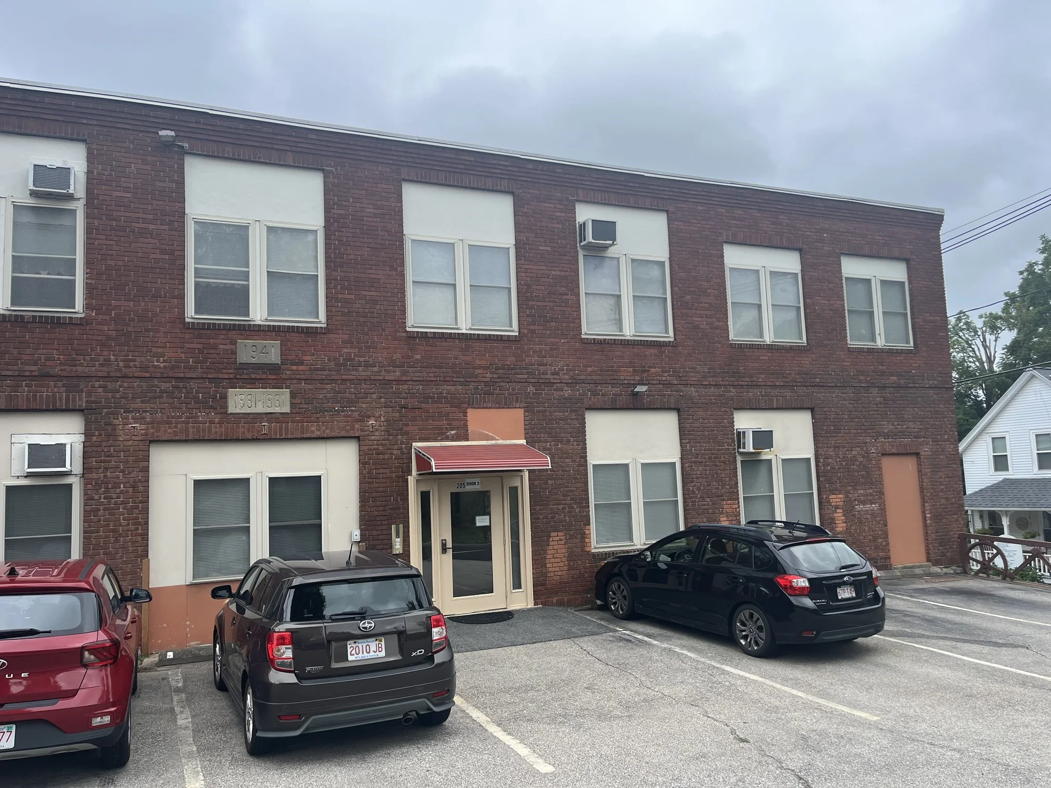 2 bed, 1 bath apartment for rent at 205 Chapin St Unit A4, Southbridge — photo 2 of 15