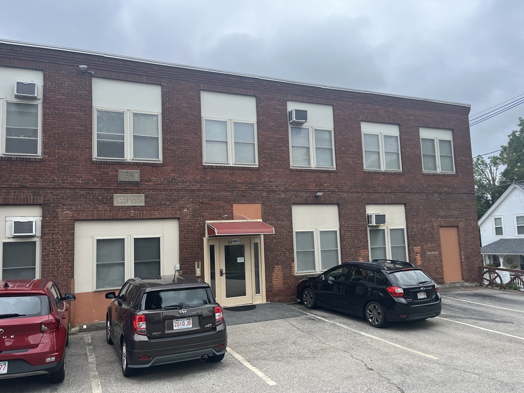 2 bed, 1 bath apartment for rent at 205 Chapin St Unit A4, Southbridge — photo 2 of 14