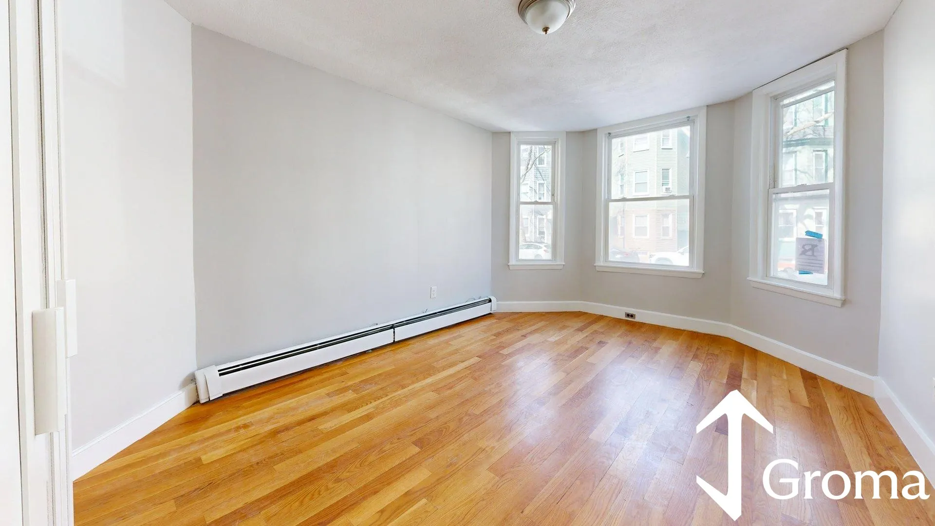 4 bed, 1 bath apartment for rent at 205 Chelsea St Unit 3, East Boston — photo 3 of 33