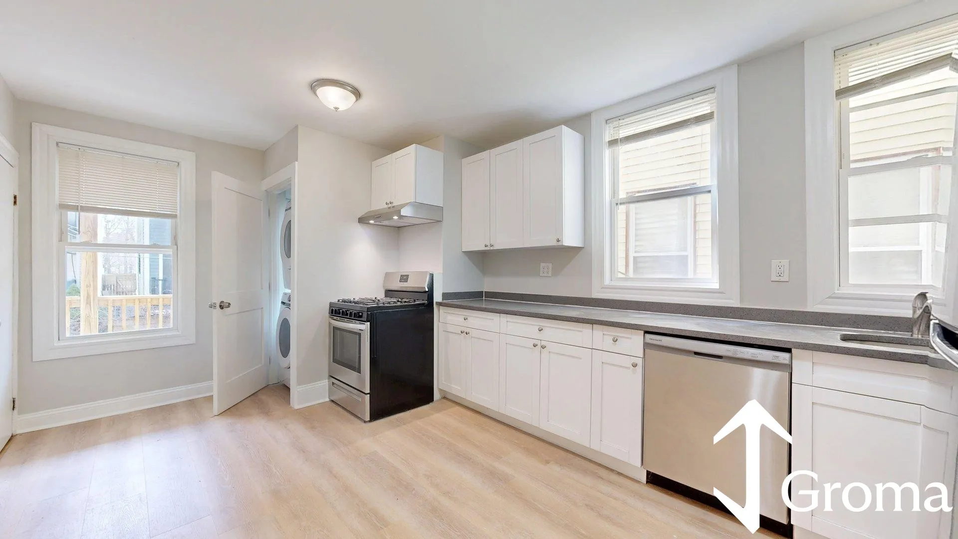 4 bed, 1 bath apartment for rent at 205 Chelsea St Unit 3, East Boston — photo 17 of 33