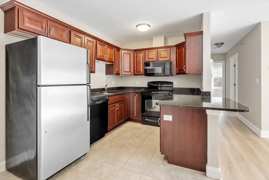 2 bed, 2 bath apartment for rent at 205 Elm St Unit 204, Quincy Center — photo 4 of 12