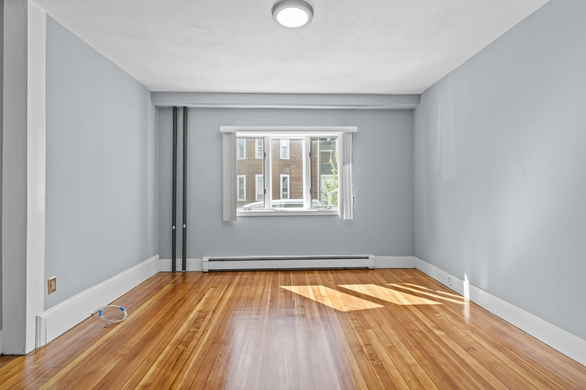 3 bed, 1 bath apartment for rent at 205 Emerald St Unit A, Malden — photo 4 of 14