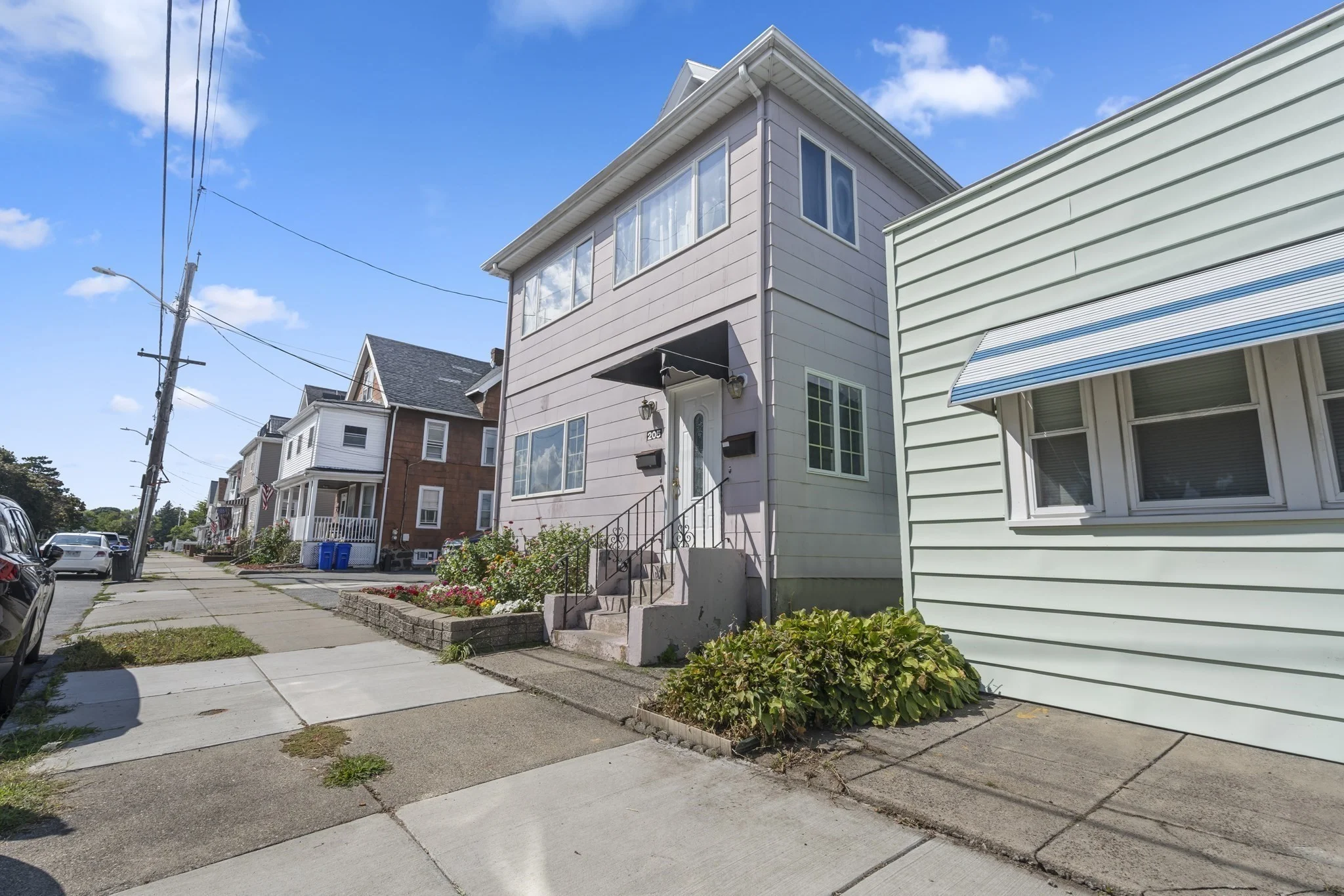 3 bed, 1 bath apartment for rent at 205 Emerald St Unit A, Malden