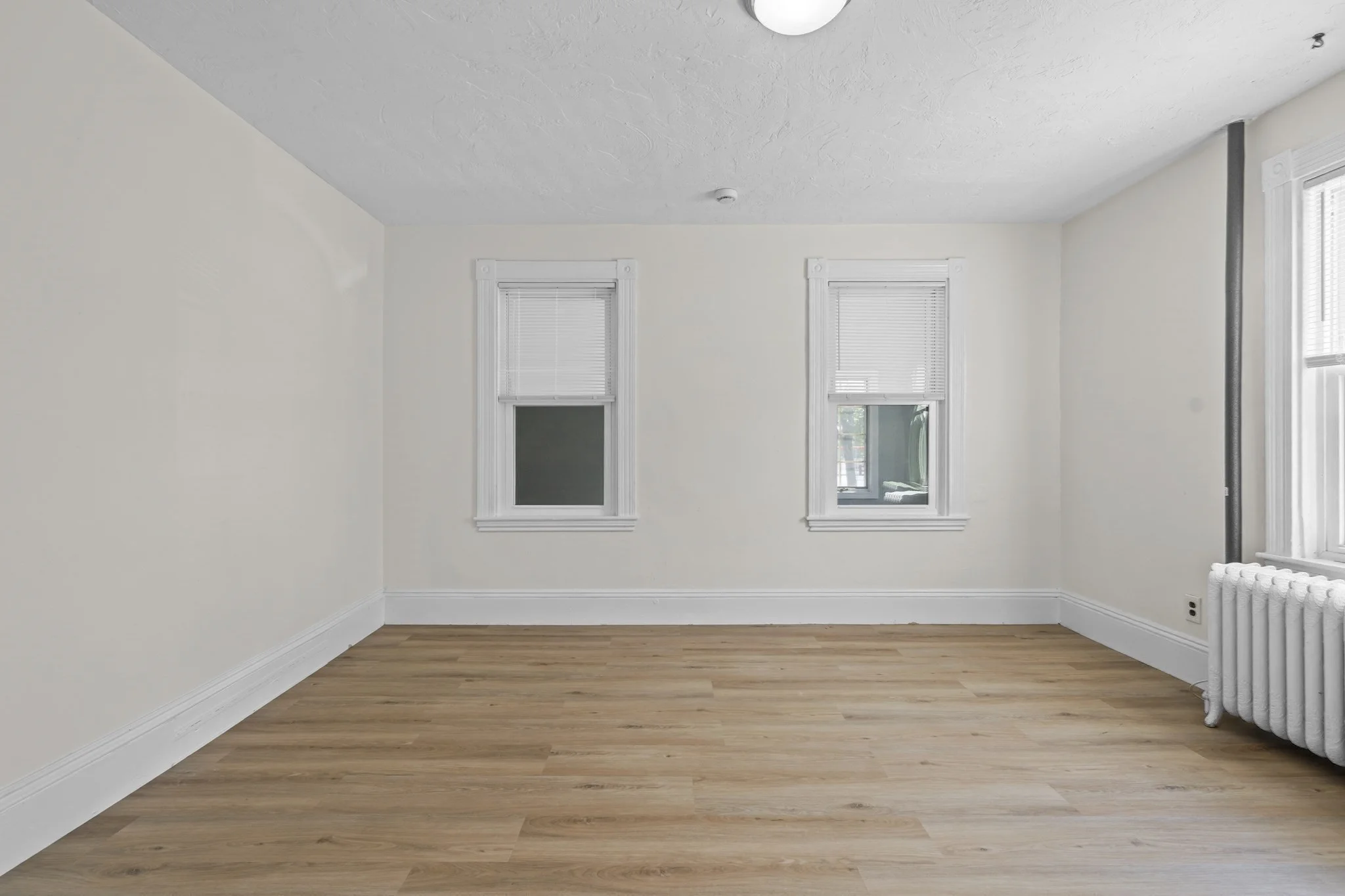 3 bed, 1 bath apartment for rent at 205 Emerald St Unit A, Malden — photo 11 of 14