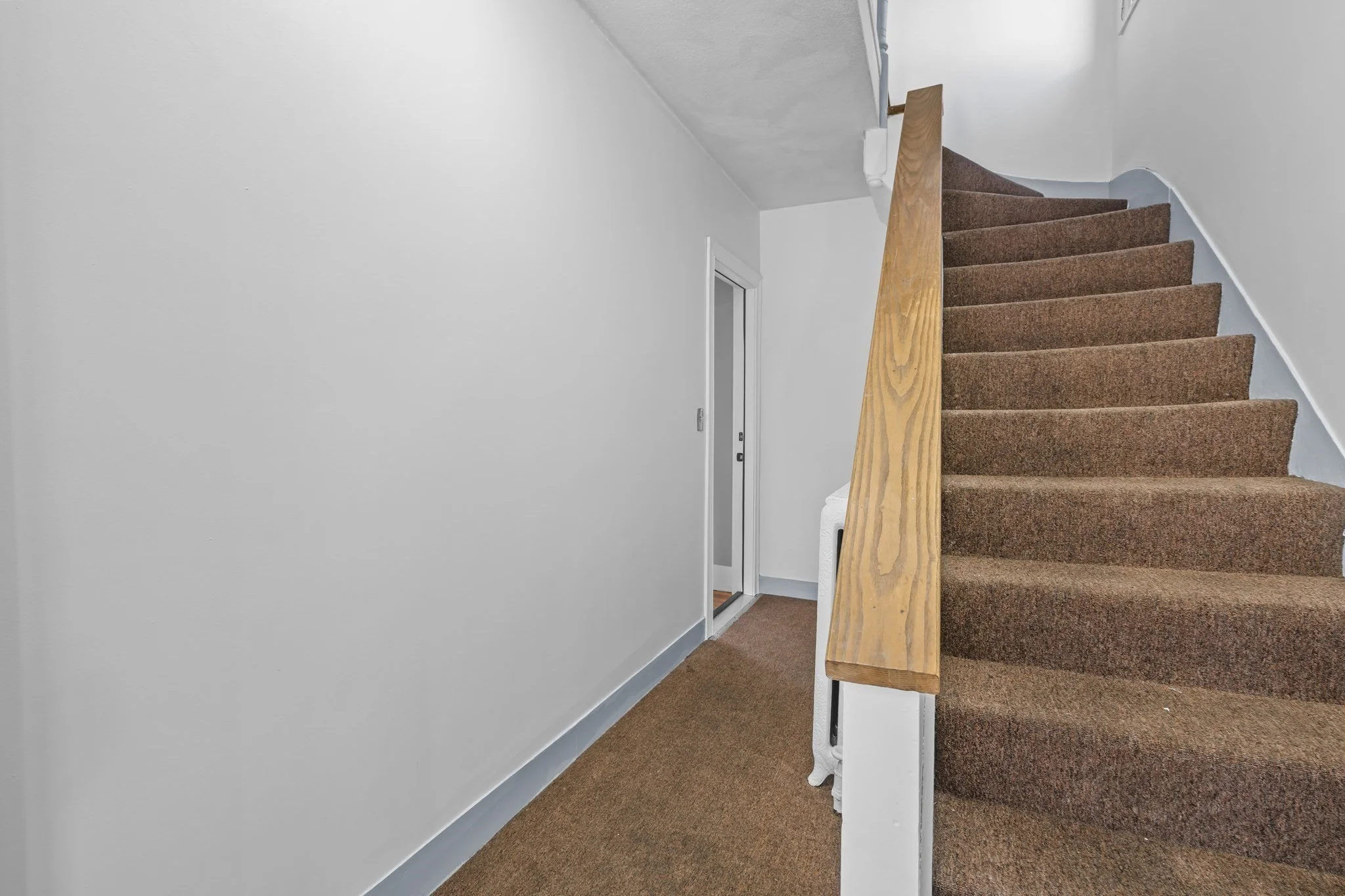 3 bed, 1 bath apartment for rent at 205 Emerald St Unit A, Malden — photo 3 of 14