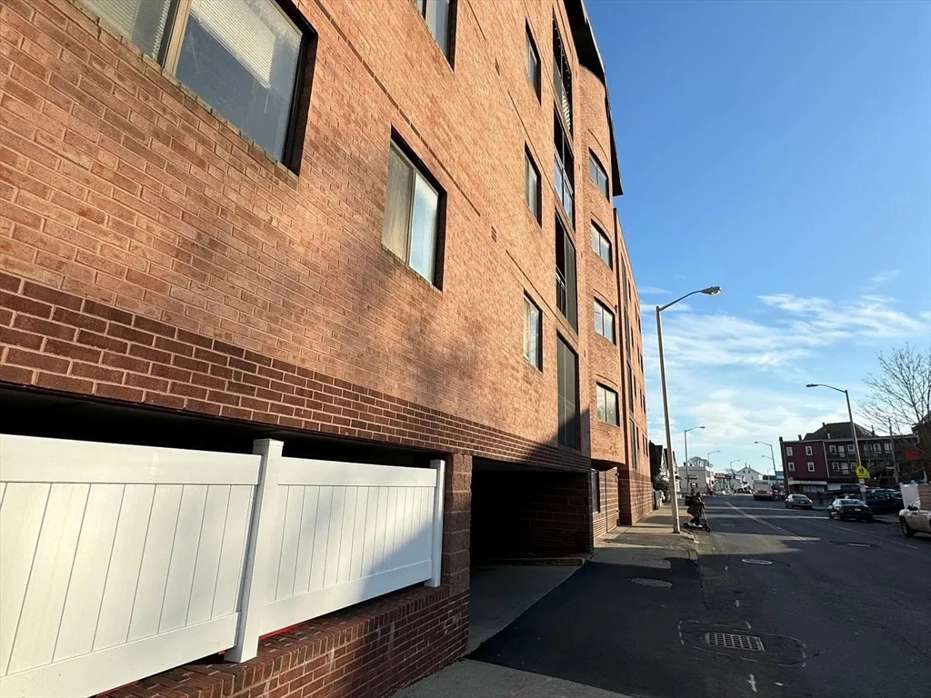 2 bed, 1 bath apartment for rent at 205 Ferry St Unit 101, Everett